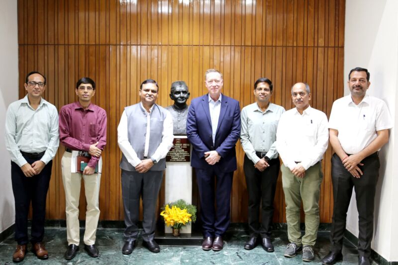 Image for the Tweet beginning: Chairman, NDDB, Dr @ShahMeenesh, met